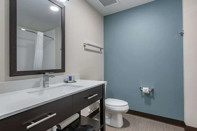 غرفة قياسية بسريرين كوين، Sleep Inn & Suites Milwaukee/Franklin, WI 2/2