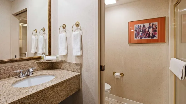 غرفة بسريرين كوين، Inn at Santa Fe, SureStay Collection by Best Western 4/4