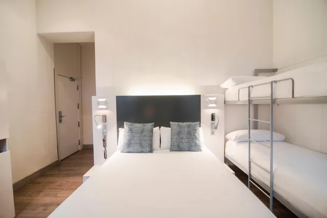غرفة رباعية بسرير بطابقين، Petit Palace Canalejas 5/7