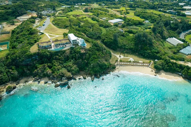 كوخ ثلاثي، Kayatsuma Okinawa Hotel & Resort 1/1
