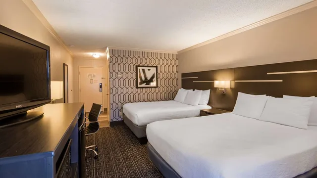 غرفة بسريرين كوين لذوي الإعاقة، Best Western Plus Morristown Conference Center 2/4