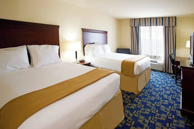 Suite, Multiple Beds، Holiday Inn Express Hotel And Suites Jourdanton Pleasanton 1/3