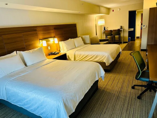 جناح بسرير كينج وسريرين، Holiday Inn Express Milton 2/7