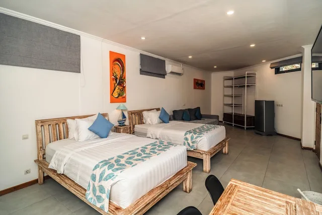 Superior, Twin Beds, Komodo Suites Downtown 8/10