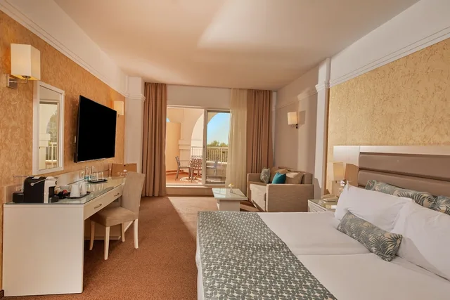 غرفة عائلية بسرير فردي بإطلالة على المتنزه بشرفة مع أريكة، Alua Sunny Beach Resort & Spa 3/5