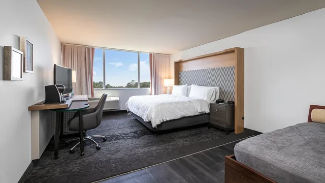 غرفة بسرير كينج مع سرير إضافي، Holiday Inn Panama City an IHG Hotel 6/9