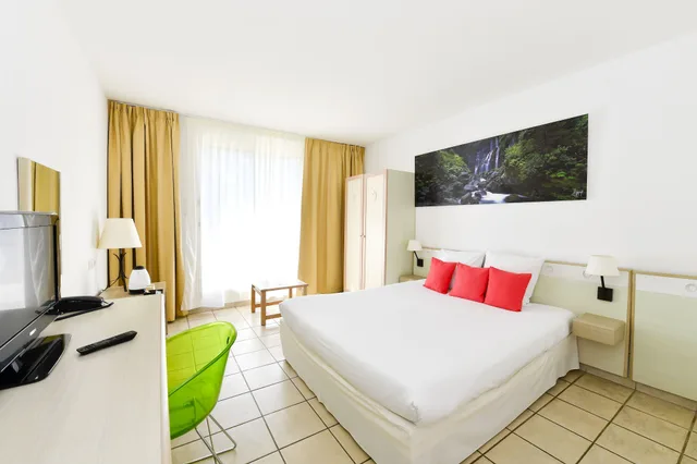 غرفة قياسية بسرير مزدوج، Relais de l’Hermitage St Gilles 1/1