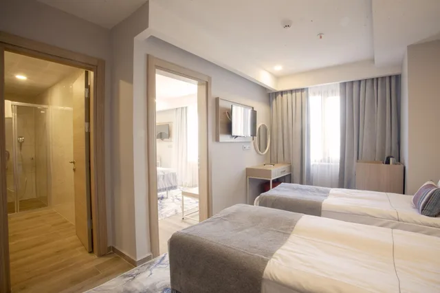 2 Bedrooms, Connecting, Deluxe, City View, Old Town Point Hotel & Spa Antalya 2/5