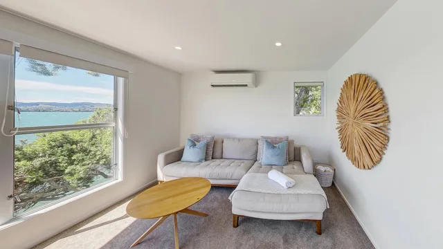 Upstairs, Apartment, King Bed, Water Front، Asure Harbour View Motel 3/5