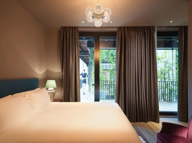 غرفة بسرير كينج بشرفة، The Mandrake Hotel 3/9
