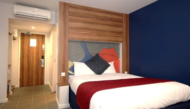 Executive, Double Bed, Ramada by Wyndham London Stansted Airport 1/7