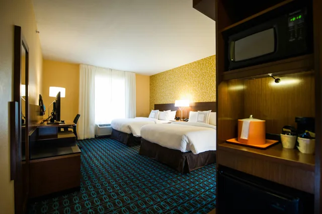 غرفة بسريرين كوين، Fairfield Inn Suites Cambridge 2/3