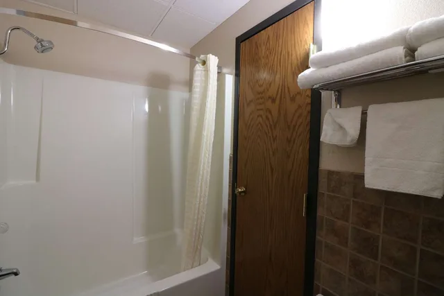 غرفة بسريرين كوين، Rodeway Inn McPherson East 4/4