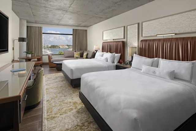 Standard, 2 Queen Beds, Water View، The Ben, Autograph Collection 1/4
