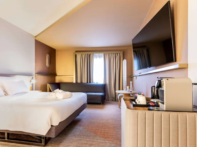 Executive, Double Bed, Sofa, Novotel Paris Orly Rungis 4/10