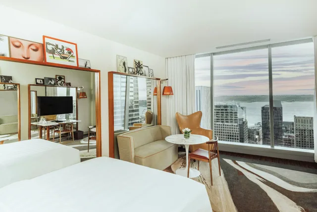 Deluxe, King Bed, Bay View، Lotte Hotel Seattle 1/1