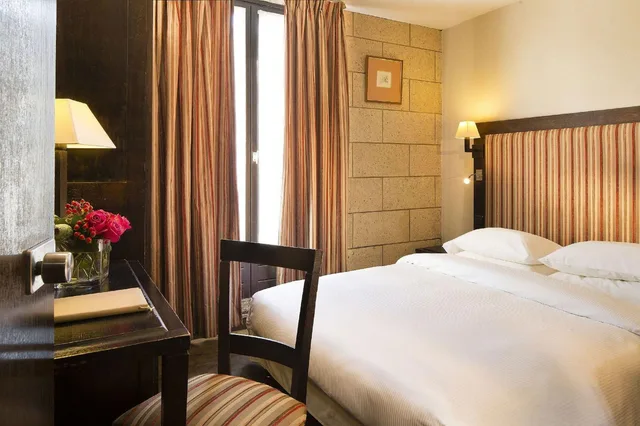 غرفة تقليدية بسرير كوين، Hotel Europe Saint Severin Paris 3/3