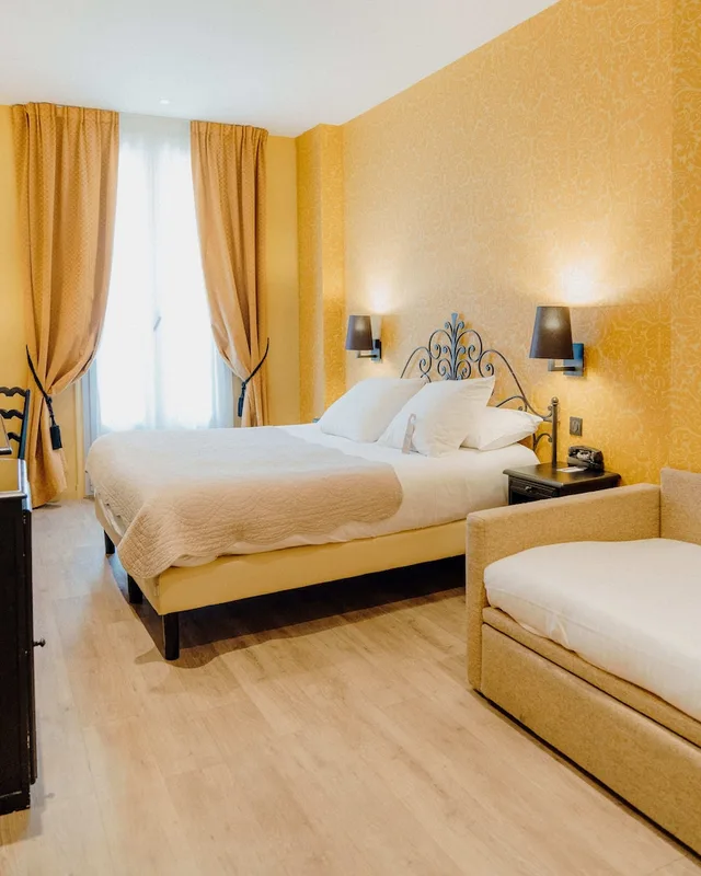 غرفة عائلية بسرير مزدوج مع أريكة، Hotel Le Grimaldi by HappyCulture 4/10