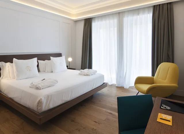 Superior Double or Twin Room, Balcony, Hotel One Shot Reina Victoria 2/6