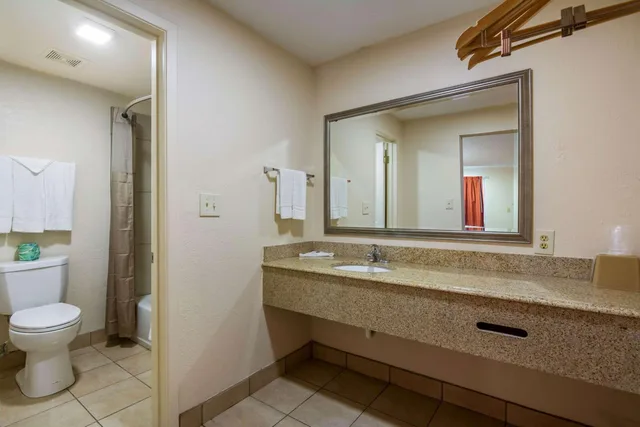 غرفة بسريرين كوين، Motel6 Winnie Tx 5/8