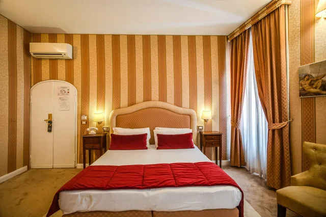 Superior, Twin Beds, Relais Fontana di Trevi 8/10