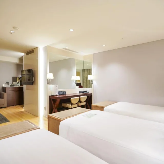 Room, Triple, High Floor, Solaria Nishitetsu Hotel Seoul Myeongdong 4/10