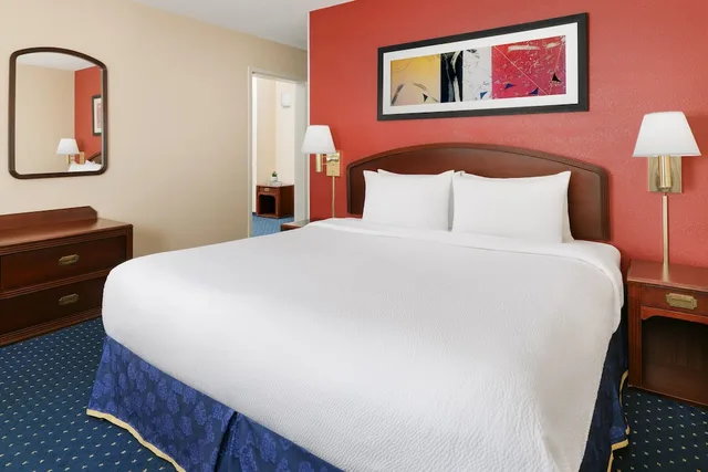 جناح تنفيذي ركني بغرفة نوم واحدة، Courtyard by Marriott Flint Grand Blanc 1/9
