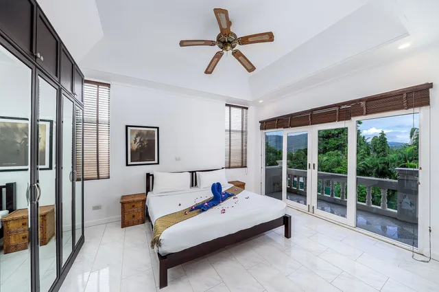 4 Bedrooms, Oasis, Pool, Green, Villa, Twin Beds, 2 King Beds, Queen Bed, Chaweng Lakeview Residence 1/7