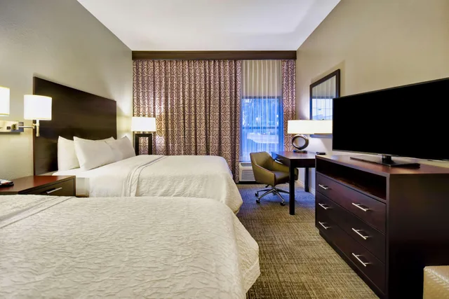 غرفة بسرير كينج، Hampton Inn Starkville Mississippi State University 3/5