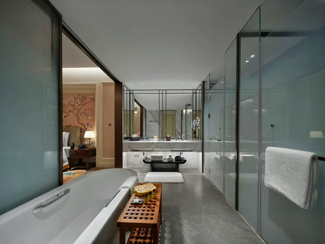 جناح بريميوم بسرير كينج، Hollick Hotel Wen'an, Tapestry Collection by Hilton 2/2