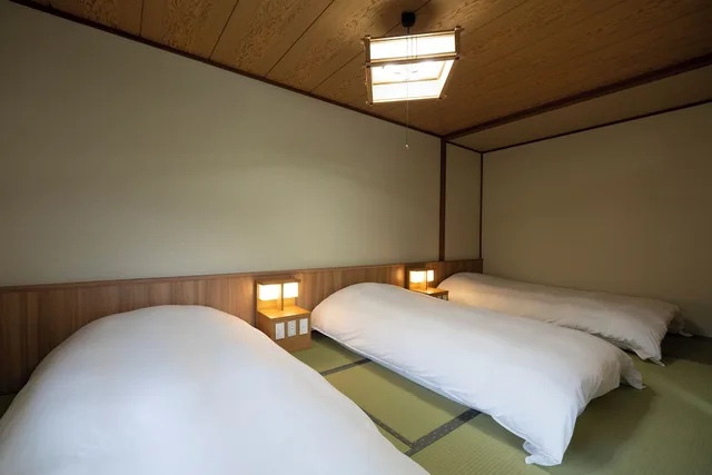 Japanese, Twin Beds, Hirayukan 1/3
