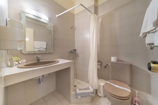 غرفة كلاسيكية بسريرين منفصلين بإطلالة على البحر، Hotel Agia Markella 6/8
