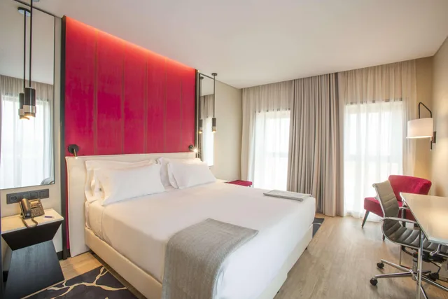 Superior, Double Bed, Nh Porto Jardim 2/9