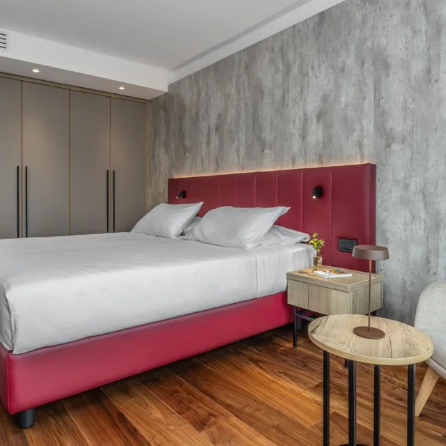 جناح بشرفة، Hotel Garda 1/10