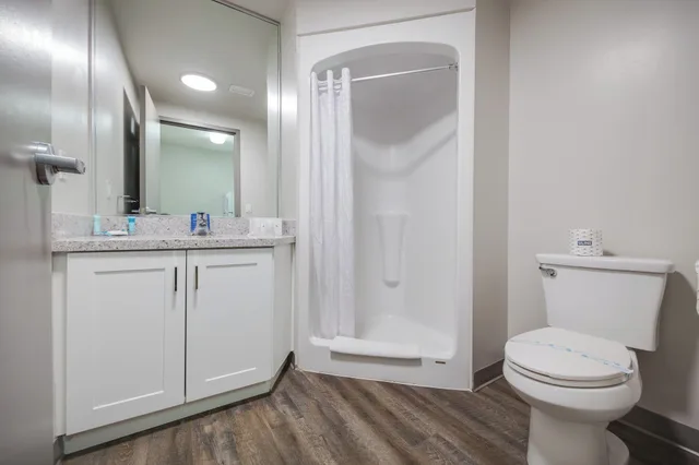غرفة قياسية بسرير مزدوج بغرفتي نوم، Residence Conference Centre Brampton 3/4