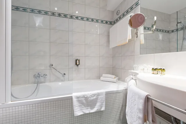 غرفة كلاسيكية بسريرين منفصلين، Hotel Kaiserhof Wien 6/6