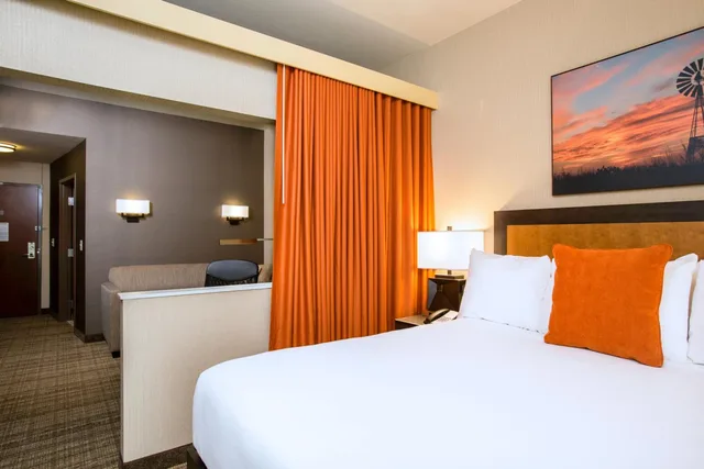 جناح بغرفة نوم واحدة، Cambria Hotels Plano Frisco 4/10