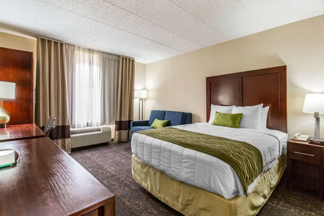 غرفة بسرير كوين، Comfort Inn College Park North 1/3