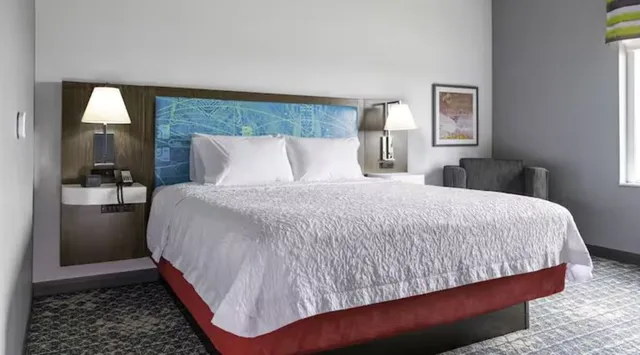 غرفة بسرير كينج لذوي الإعاقة، Hampton Inn Cabot, AR 1/1