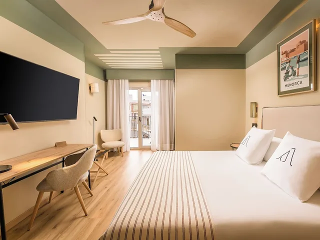 غرفة قياسية بإطلالة على المدينة بشرفة مفردة بسرير كوين، Hotel Artiem Capri 9/10