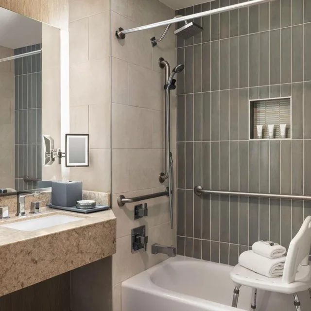 Room, King Bed, with Pool, Accessible, The Woodlands Resort, Curio Collection by Hilton 3/6
