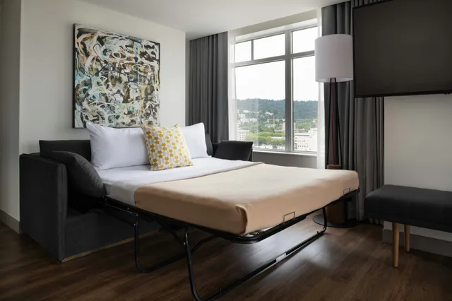 Deluxe, The Bidwell Marriott Portland 2/4