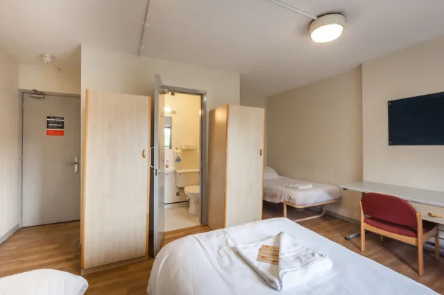 Standard, Triple, 3 Beds, LSE HIGH HOLBORN 1/2