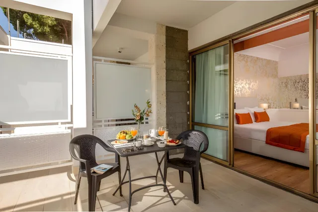 غرفة سوبيريور ثلاثية، Hotel Shangri-La Roma 1/1