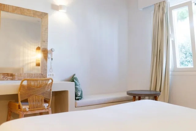 استوديو بسرير مزدوج بإطلالة على المسبح مع أريكة، Adonis Hotel Studios & Apartments 3/3