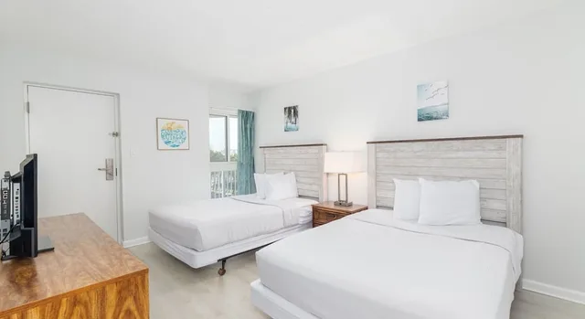 2 Bedrooms, Condo, Premium, 2 Double Beds, King Bed, Bay View, Sofa, Balcony، Bay Club Resort 1/5