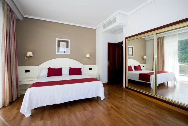 غرفة قياسية بسريرين منفصلين بإطلالة على البحر، Bahia Principe Sunlight San Felipe 2/8