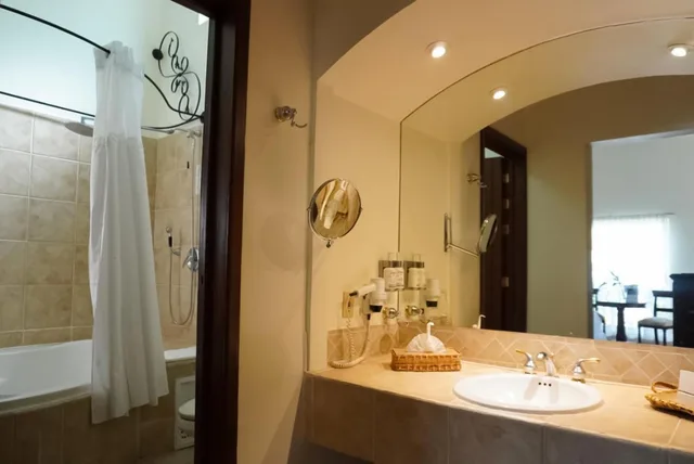 جناح ديلوكس بجاكوزي، Hacienda Los Laureles 7/9