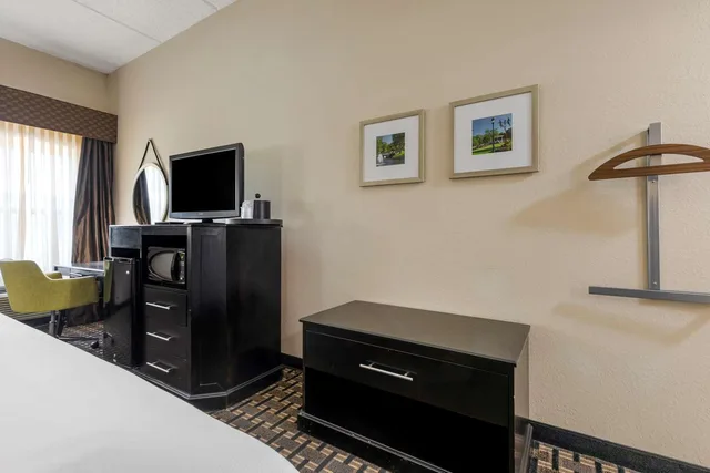 غرفة بسرير كينج، Comfort Inn Sherman - Denison Area 2/3