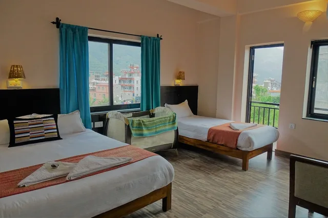 غرفة ديلوكس بسرير مزدوج أو سريرين منفصلين بشرفة، Hotel Karuna 2/6